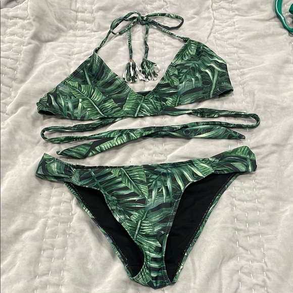 V Amiani Swim Green Black V Amiani Tropical Leaf Bikini Size Medium